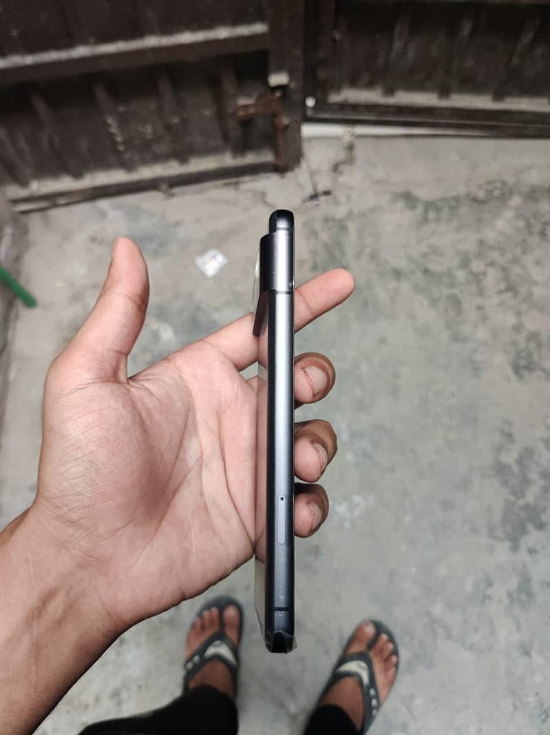 Google Pixel 8 5
