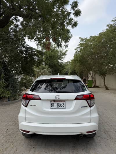 Honda Vezel 2015 Z Sensing P. White Fully Original