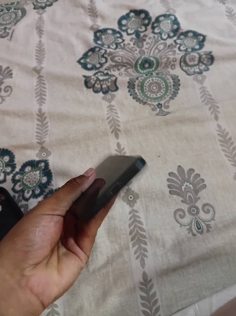 Apple iPhone 14 0