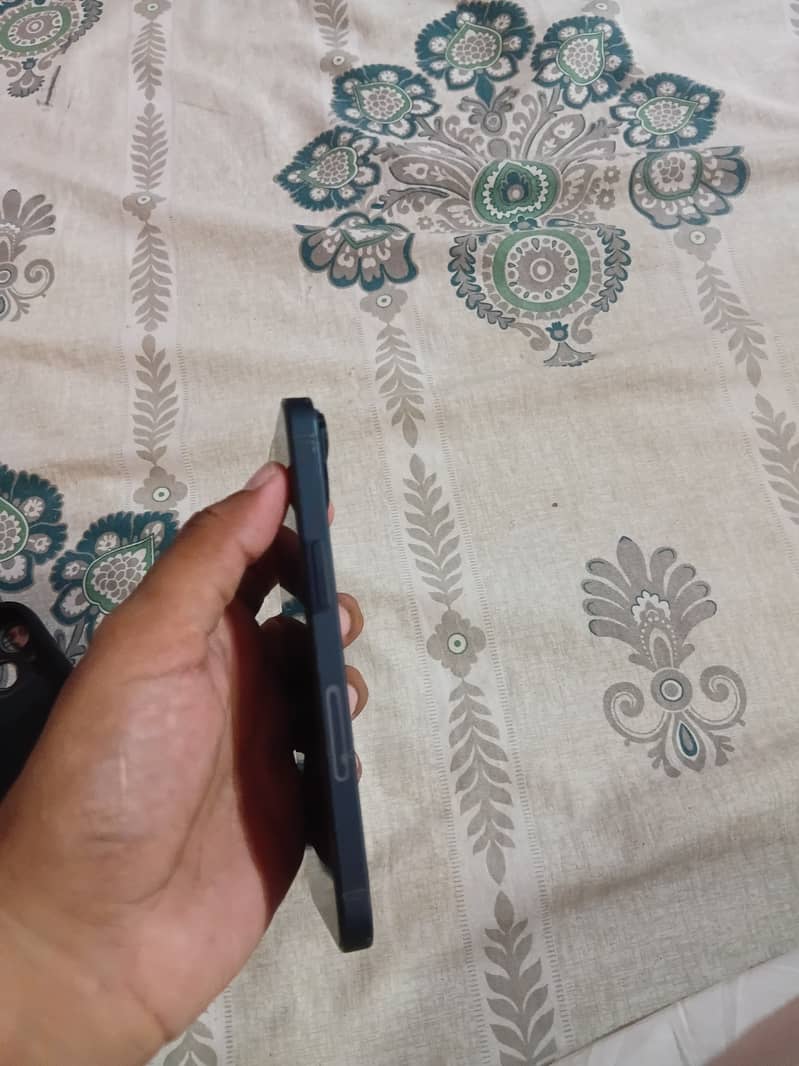 Apple iPhone 14 2