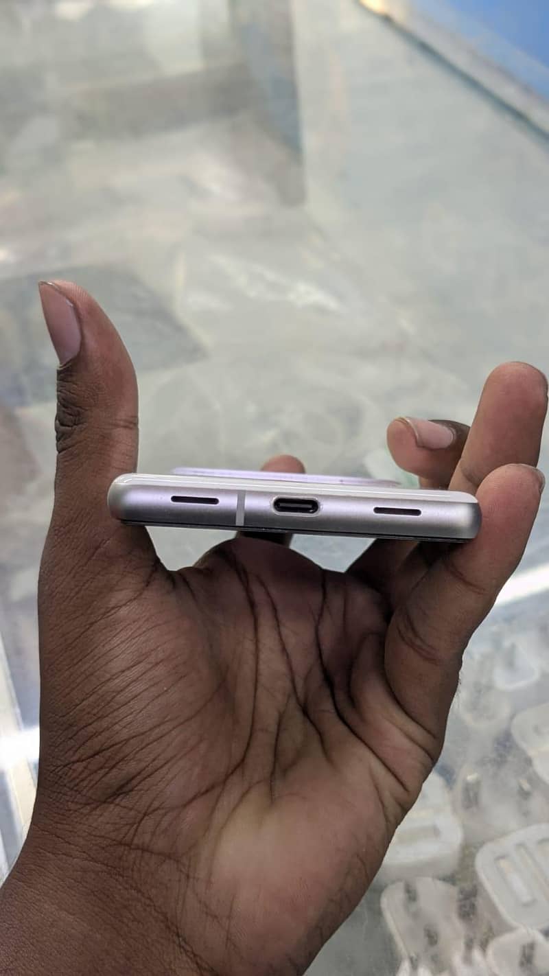 Google Pixel 7a 4