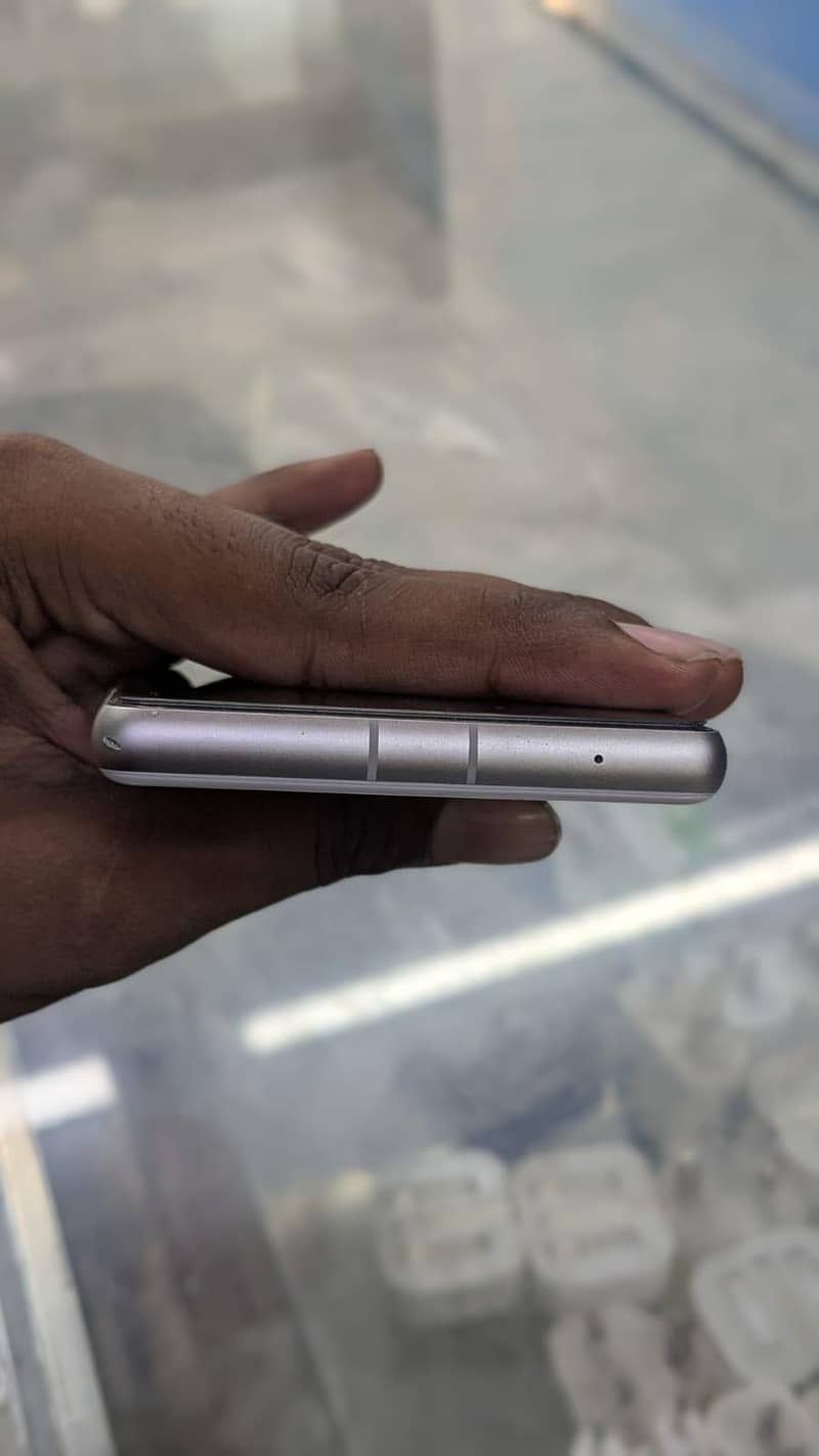 Google Pixel 7a 5
