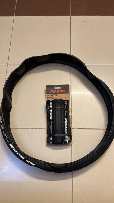Maxxis Receptor Bicycle Tyres