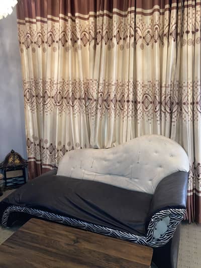 Leather Dewan in a good condition