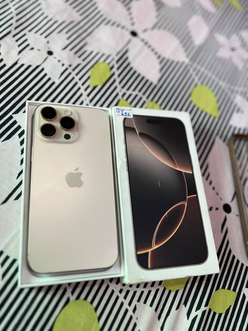 Apple iPhone 16 Pro Max 1