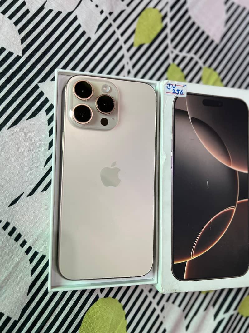 Apple iPhone 16 Pro Max 2