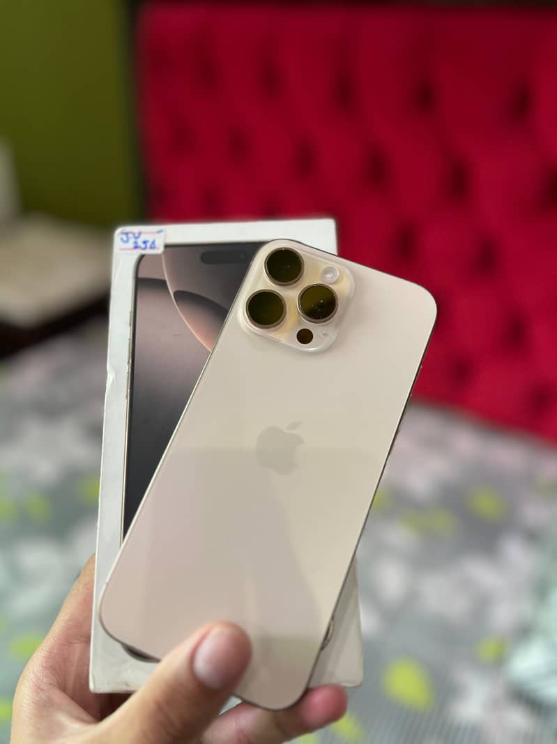 Apple iPhone 16 Pro Max 5