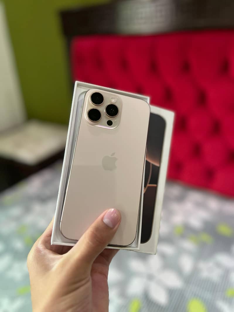 Apple iPhone 16 Pro Max 6