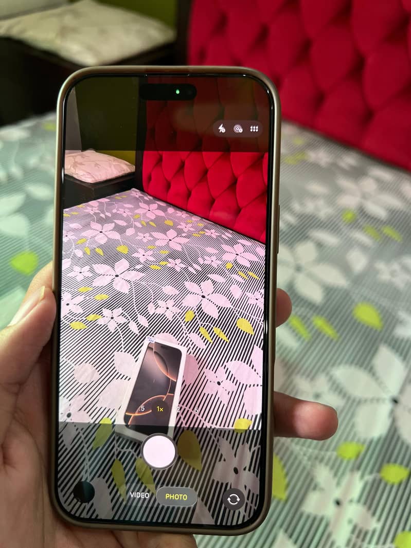 Apple iPhone 16 Pro Max 13