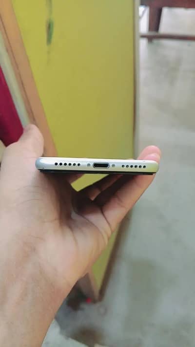 Apple iPhone SE