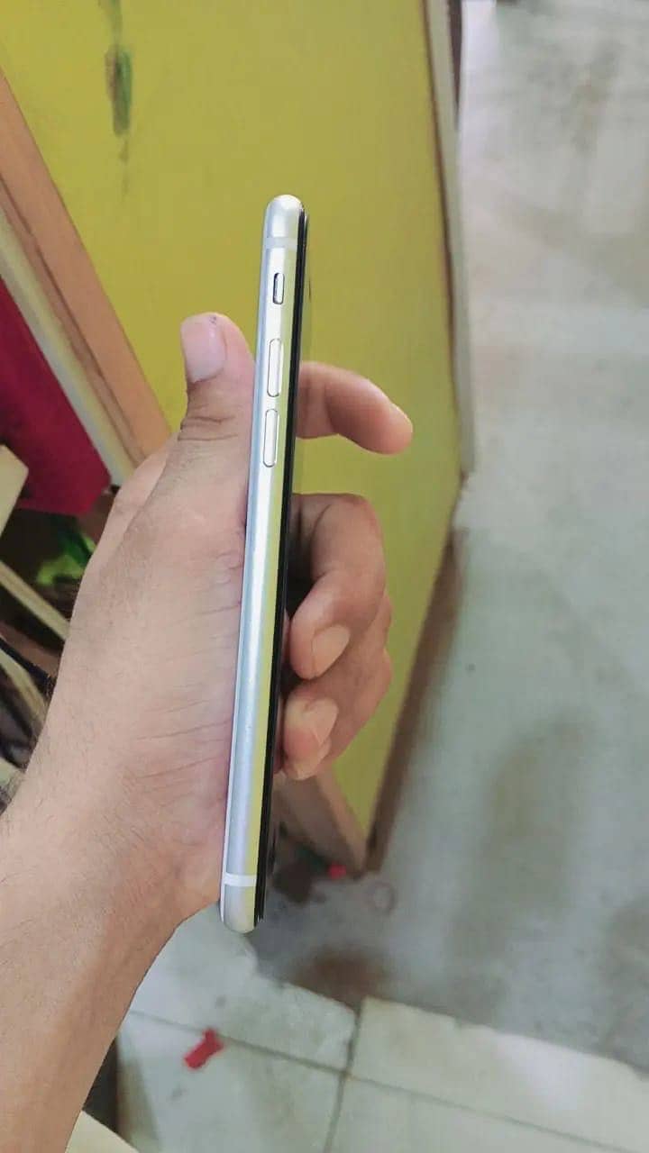 Apple iPhone SE 4