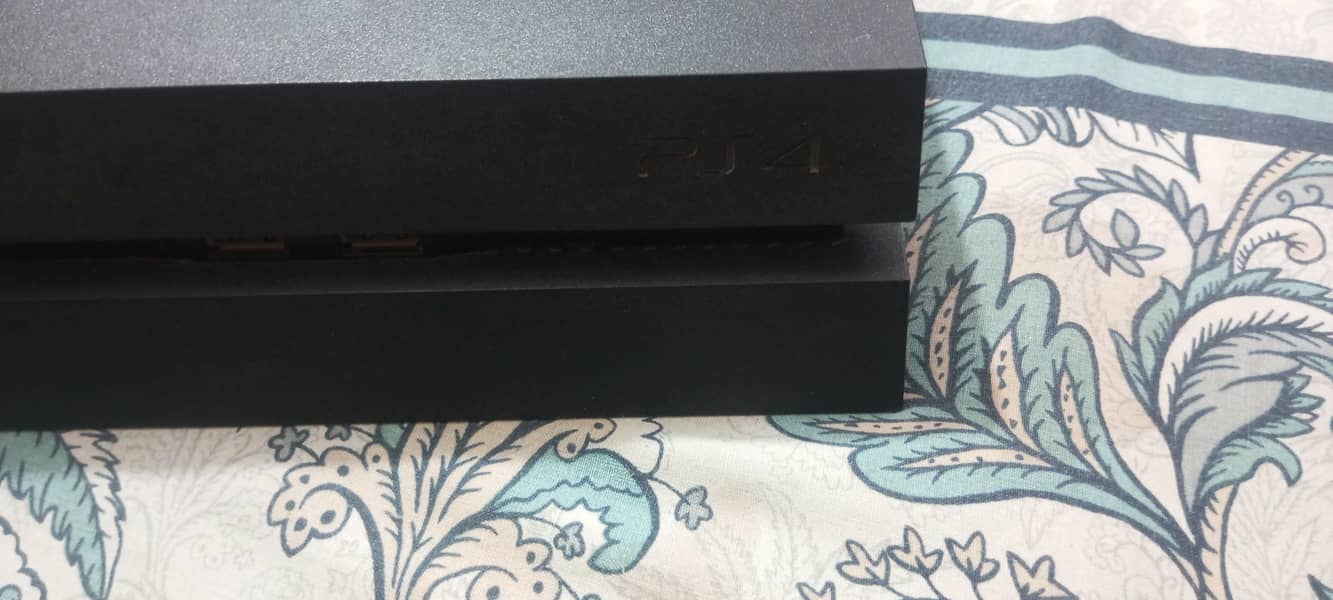 PlayStation 4 2