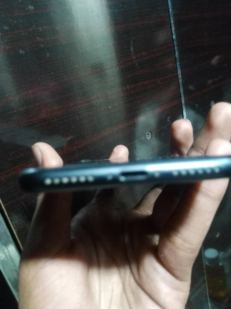 Apple iPhone 7 3