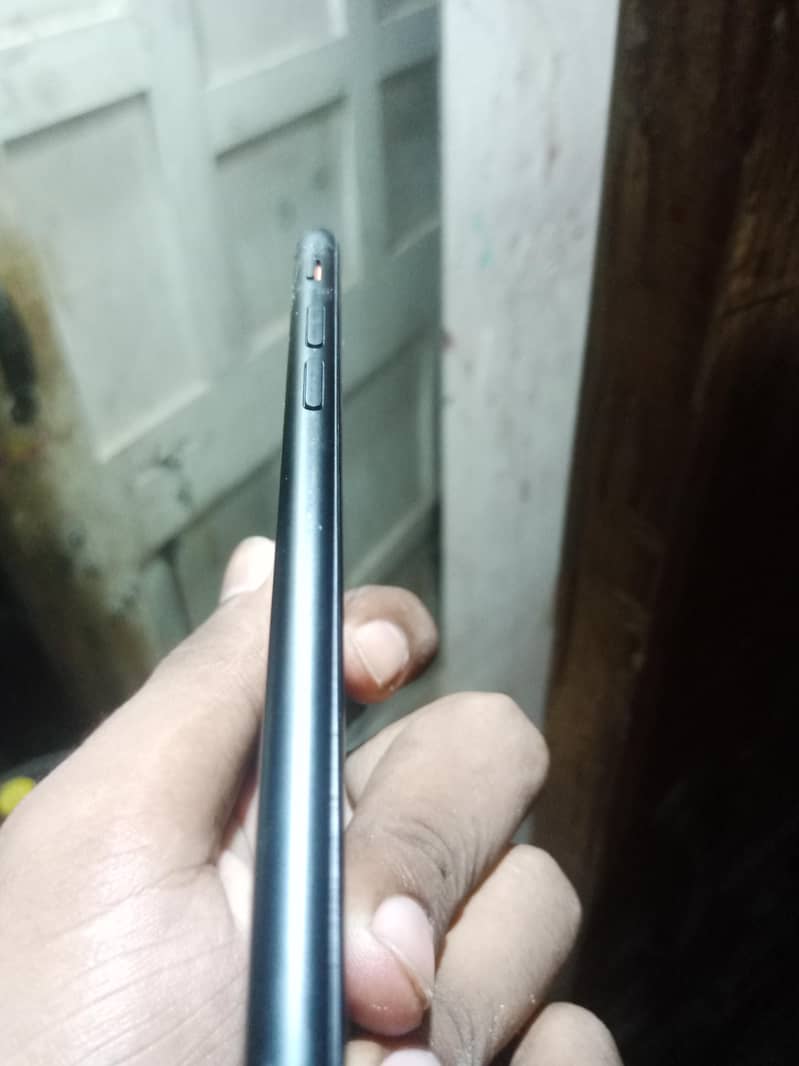 Apple iPhone 7 5