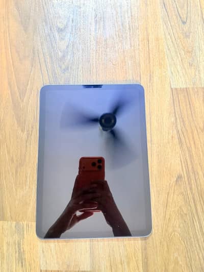 Ipad Air 5 Gen M1 chip just like new