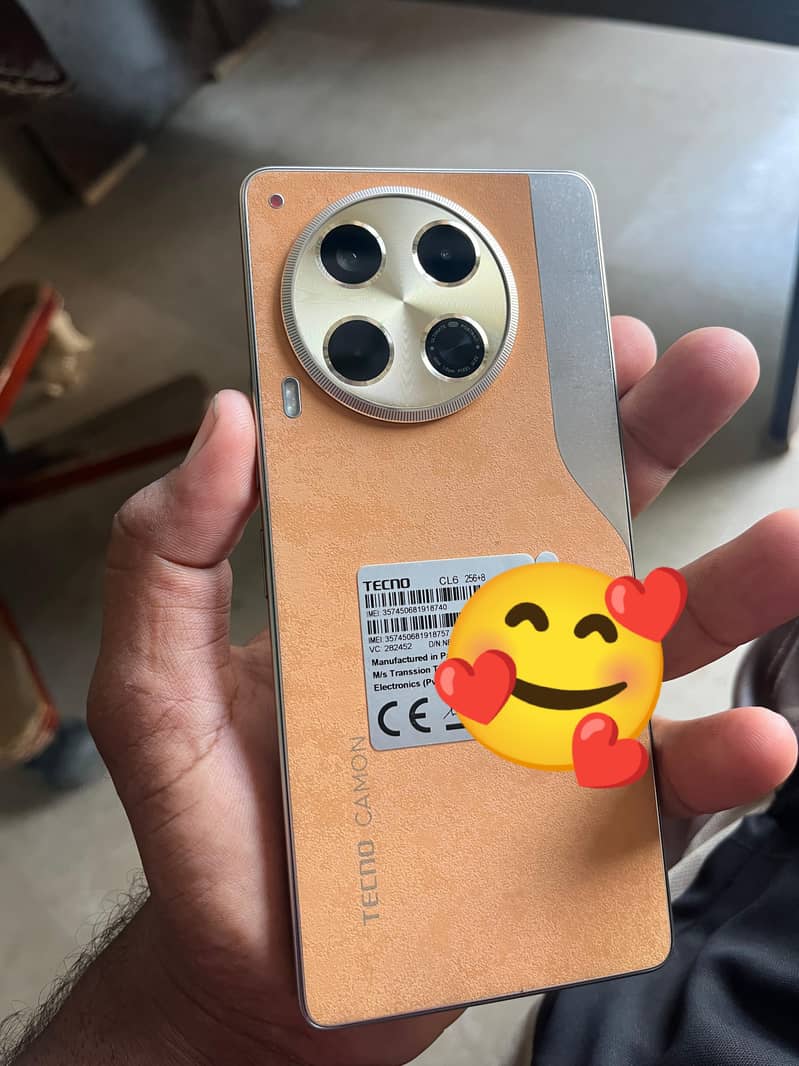 Tecno CAMON 30 0