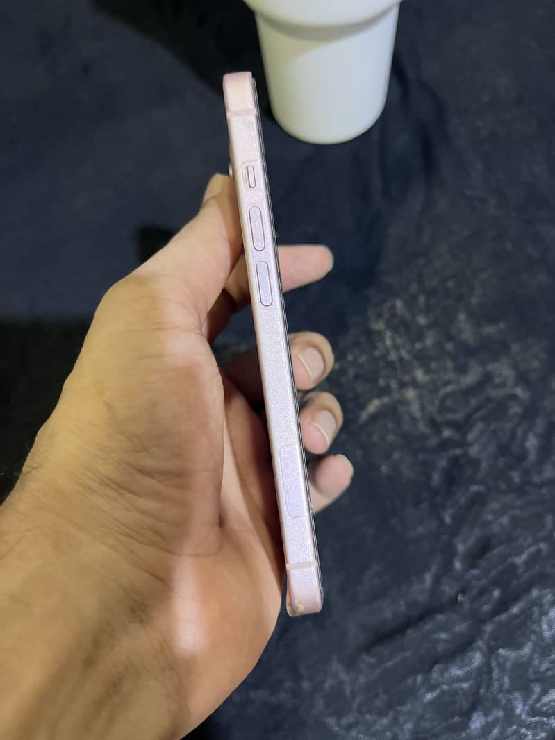 Apple iPhone 15 2