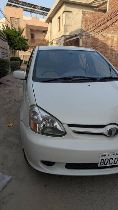 Toyota Platz 2004