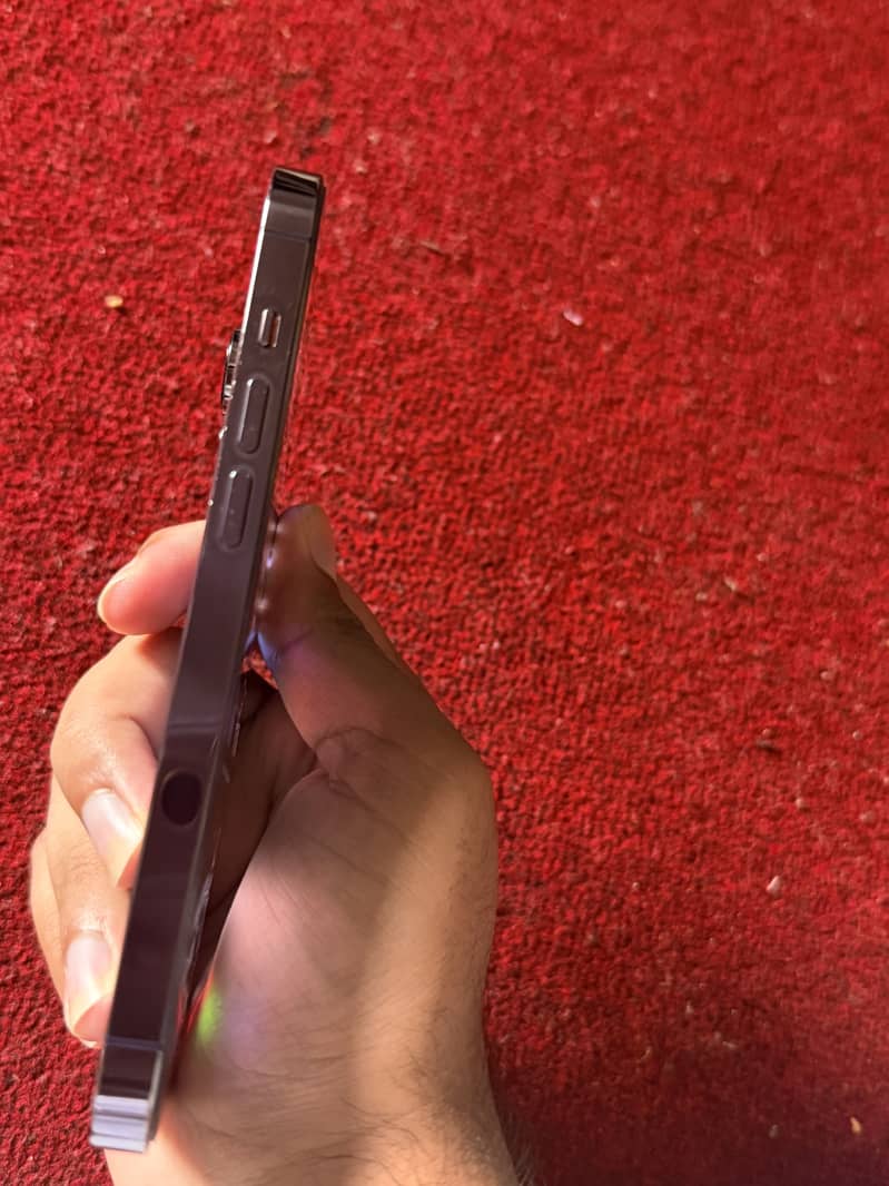 Apple iPhone 14 Pro 2