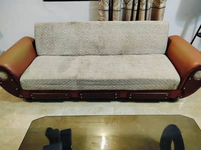 Sofa cum bee