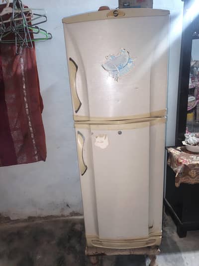 Used freezer i need money so i buying this