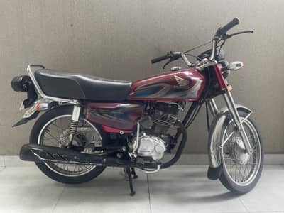 Honda CG125 red