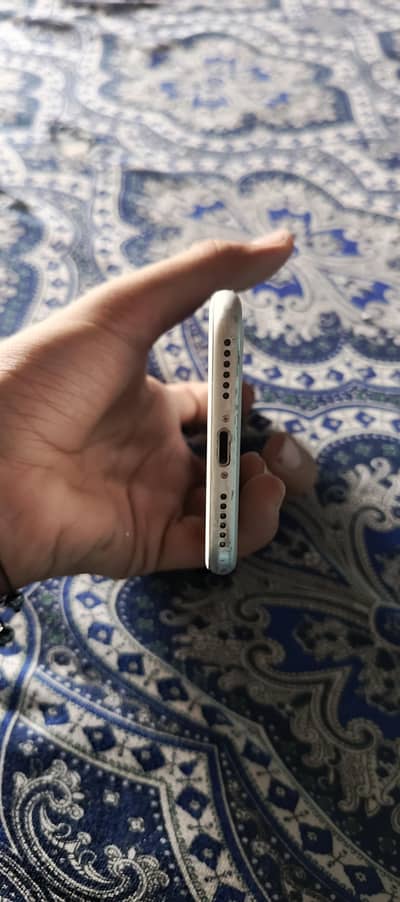 Apple iPhone 7