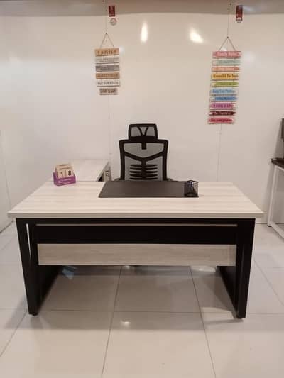 Executive Office Manager Table