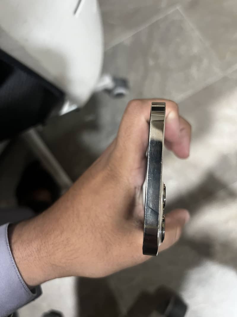 Apple iPhone 12 Pro Max 7