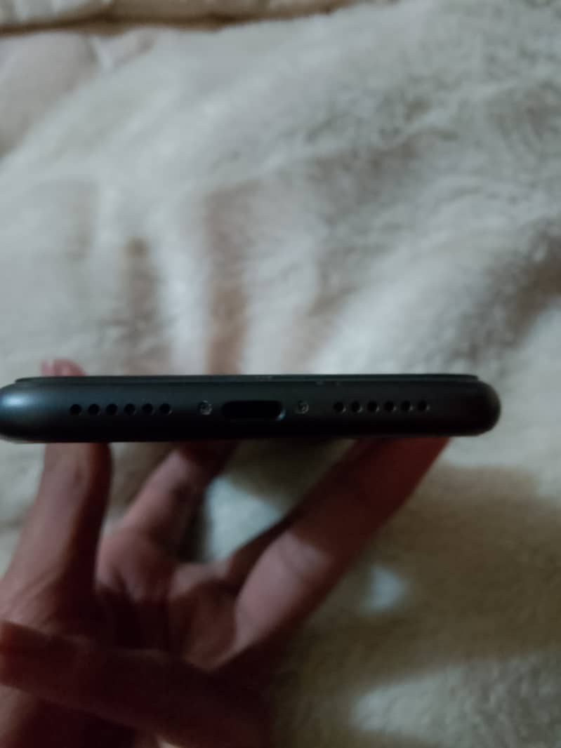 Apple iPhone 11 5
