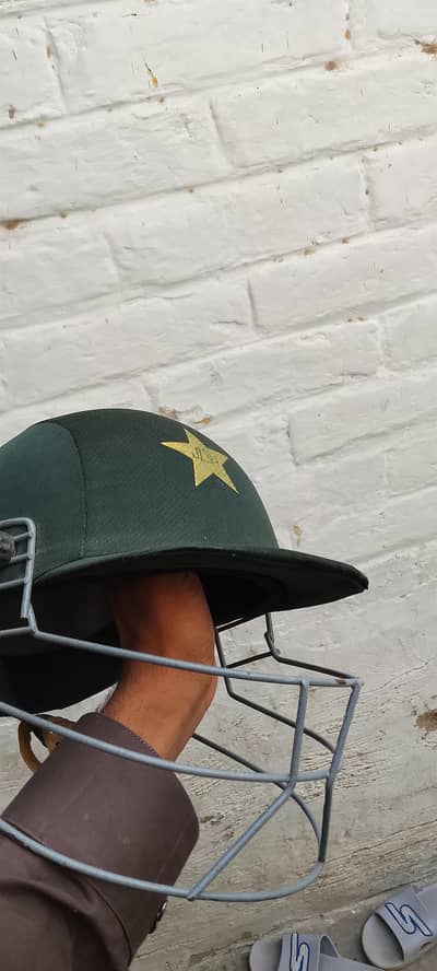 Cricket helmet hard ball Best helmet urgent for sale price kam ho jaye