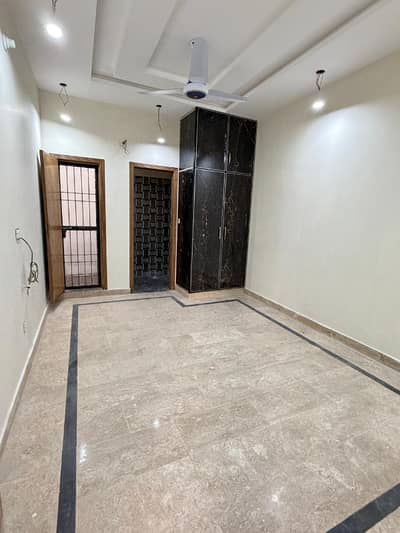 4.5 Marla Upper Portion Available For Rent (Near Adil Hospital)