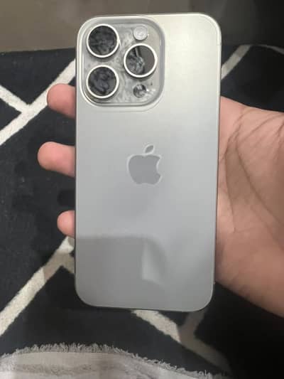 Apple iPhone 15 Pro 100% battery health