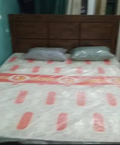 new condition bed set hai