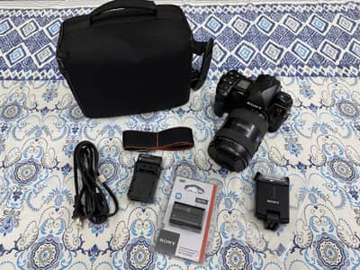 Sony Alpha A900 Full Frame DSLR + Carl Zeiss 24-70mm f/2.8 ZA SSM Lens