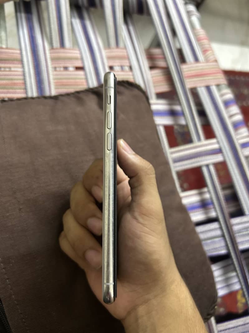 Apple iPhone X 5