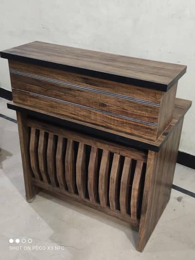 Computer table for office use