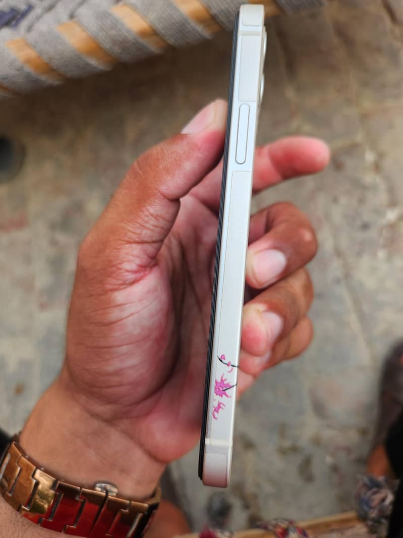 Apple iPhone 12 5