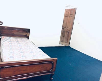 Affordable Accomodation Room /Flat Available for Rent in Lahore Thokar