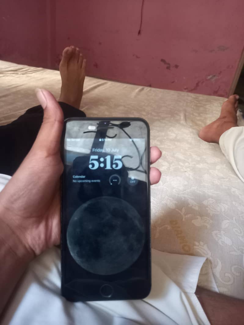 Apple iPhone 8 Plus 3