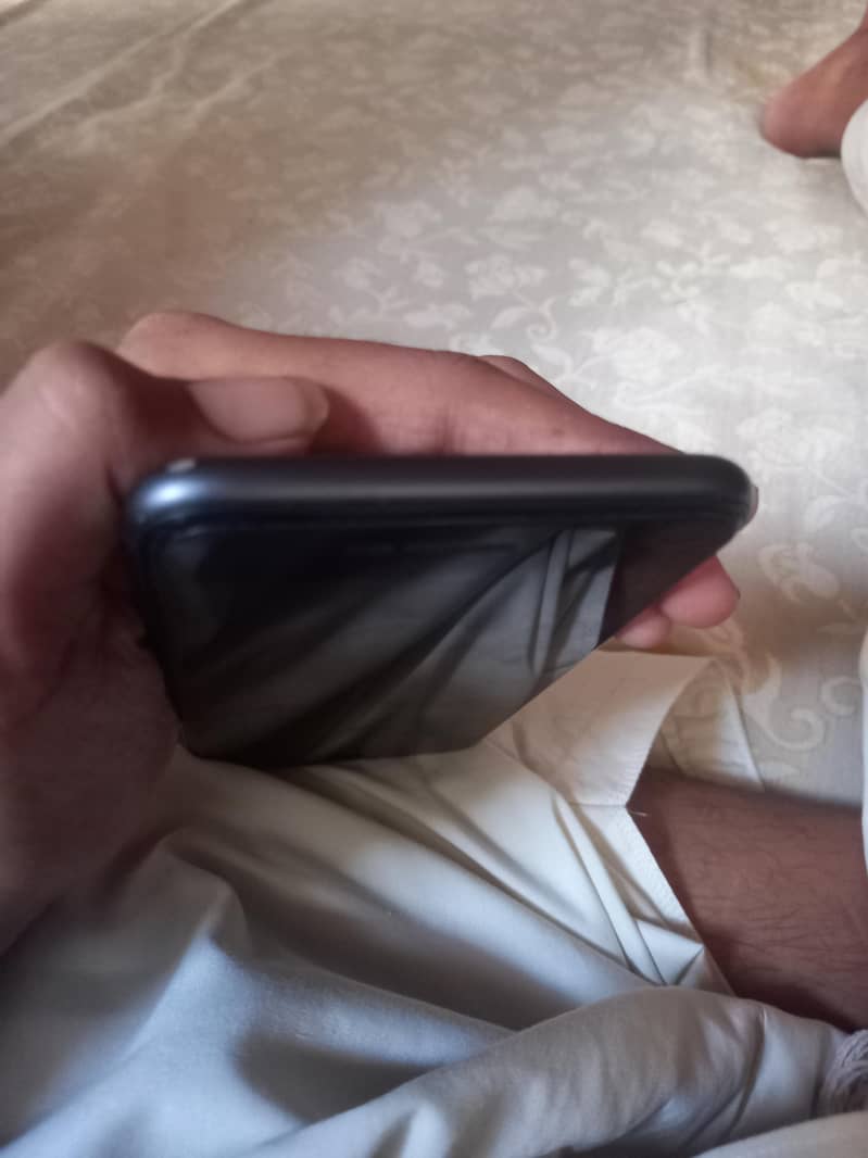 Apple iPhone 8 Plus 4