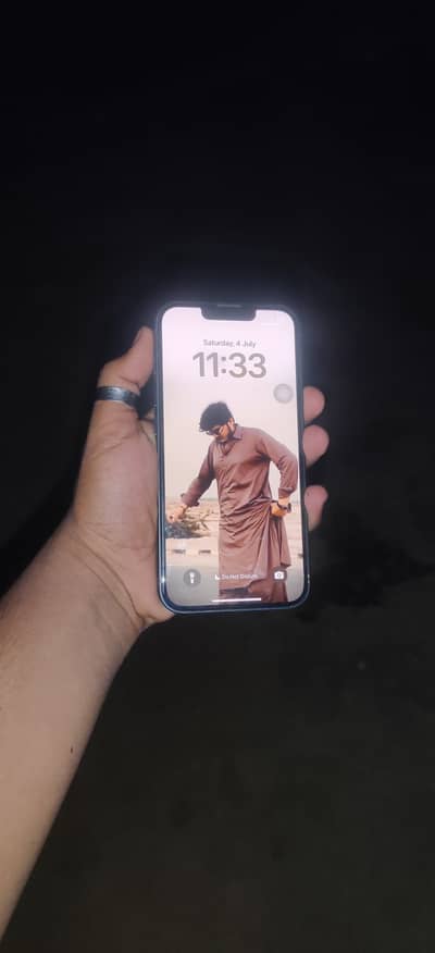 Apple iPhone 13