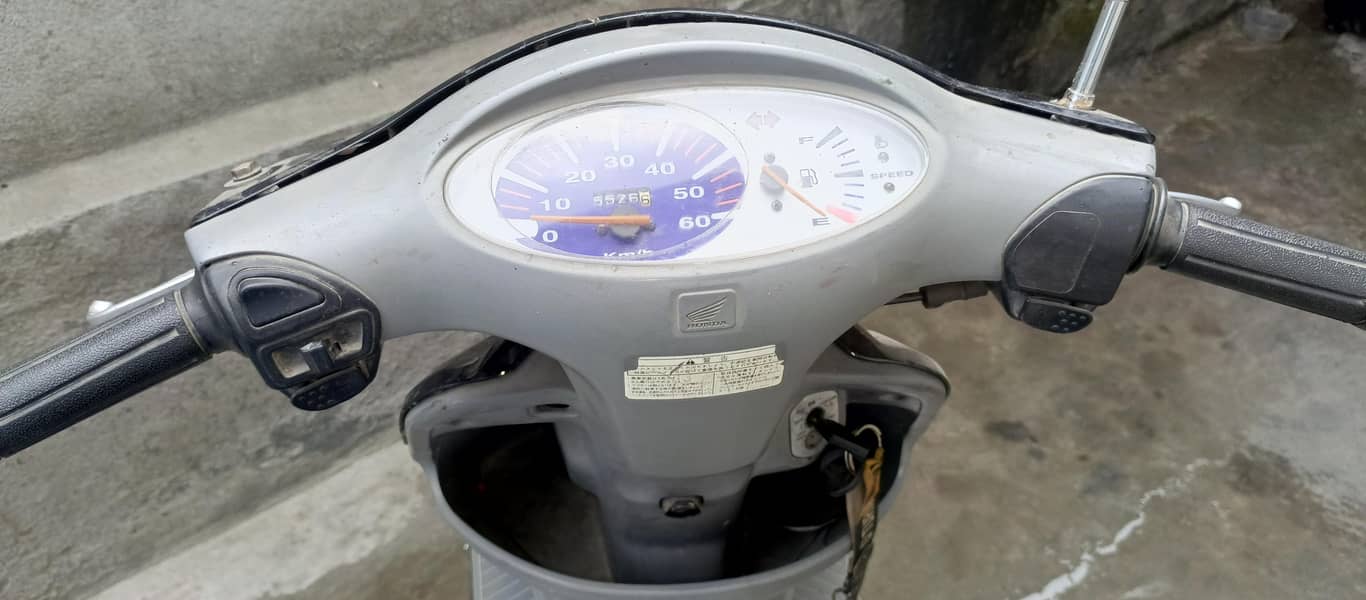 Scooty 5
