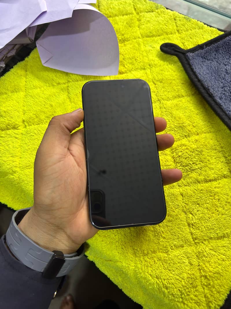 Apple iPhone 15 2
