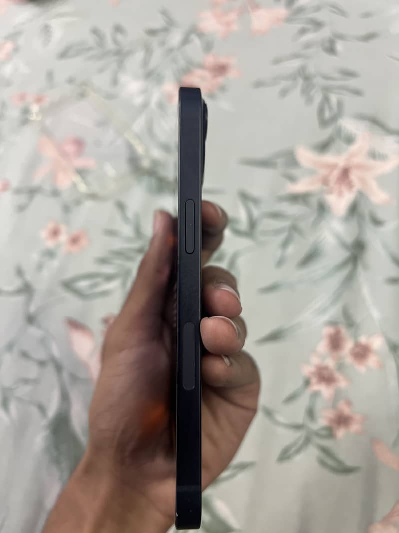 Apple iPhone 13 2