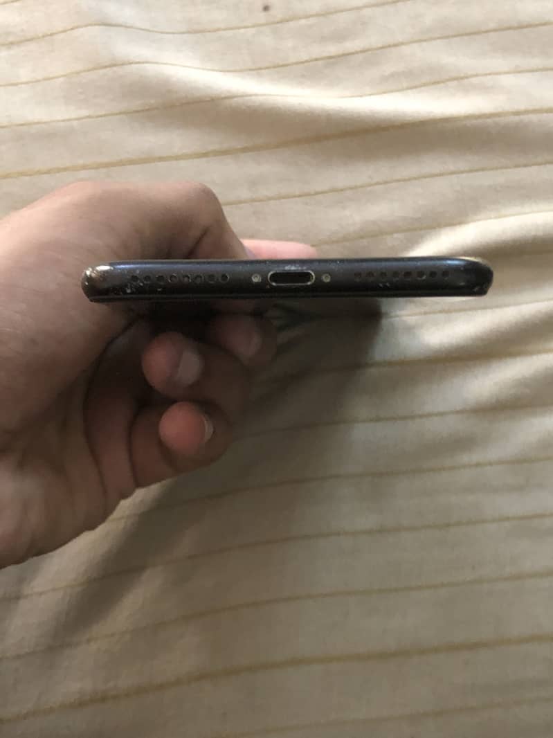 Apple iPhone 7 Plus 1