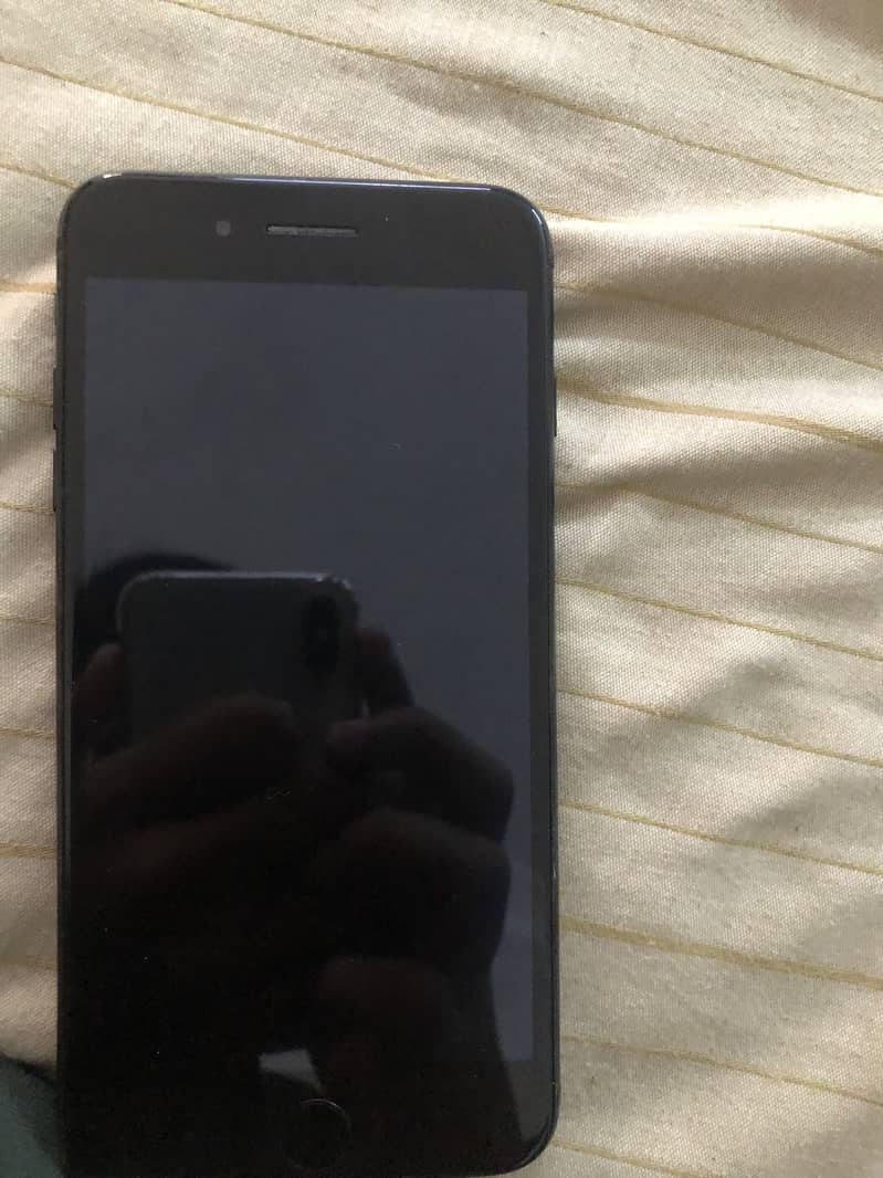 Apple iPhone 7 Plus 5