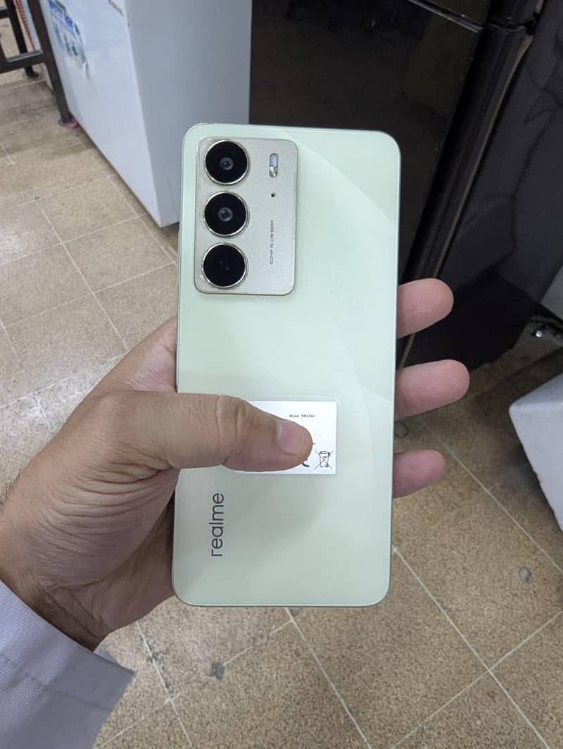 Realme C75 0