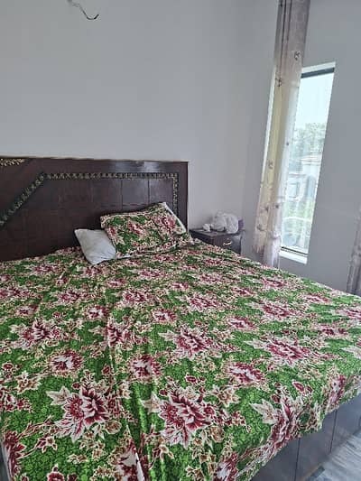 one bed room available for rent