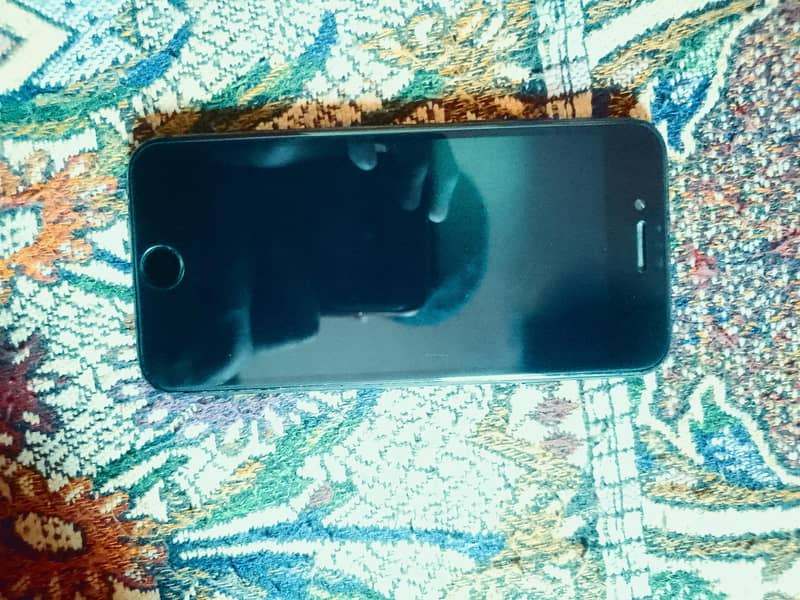 Apple iPhone 7 0